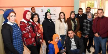 وزيرة الهجرة تتفقد القافلة الطبية لمؤسسة صناع الخير بالزقازيق