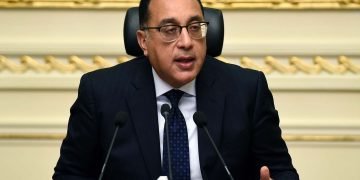 رئيس الوزراء يتوجه إلى العاصمة السنغالية للمشاركة في “قمة داكار لتمويل تنمية البنية التحتية في أفريقيا”