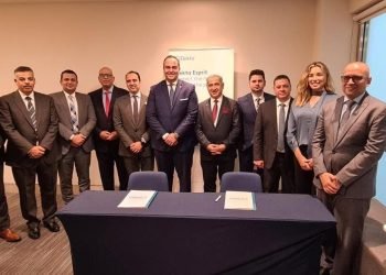 رئيس هيئة الرعاية الصحية يشهد توقيع اتفاقية تعاون مع شركة إليكتا السويدية الرائدة في مجال العلاج الإشعاعي