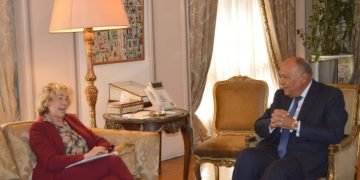 وزير الخارجية يستقبل رئيسة لجنة الشئون الخارجية والدفاع بمجلس الشيوخ الإيطالي