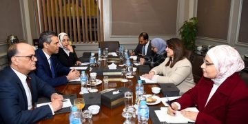 وزيرة الهجرة المصرية تستقبل وزير التشغيل والتكوين المهني التونسي لبحث سبل التعاون المشترك