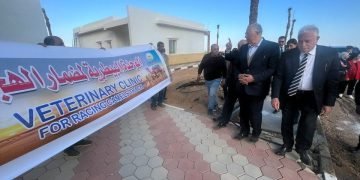 وزراء الزراعة والشباب والرياضة والثقافة ومحافظ جنوب سيناء يتفقدون مضمار الهجن الدولى فى شرم الشيح بعد تطويره