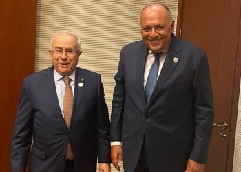 وزير الخارجية يلتقي مع وزير خارجية الجزائر