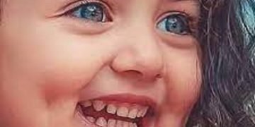 الابتسامة صدقة فى زمن عزت فيه الابتسامة