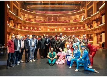 وزيرة الثقافة تشهد عرضي باليه “زوربا “و”الليلة الكبيرة” بالأوبرا السلطانية