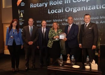 وزير السياحة والآثار يُشارك كمُتحدث رئيسي في مؤتمر “الصورة العامة للروتاري”