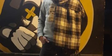 لغز ( حقيبة اللاب توب والمتعلقات الحريمي ) والسر ( الكومي )