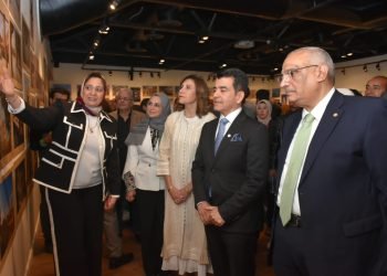وزيرة الثقافة و مدير “الإيسيسكو” يُسلمان جوائز “تراثي” للتصوير الفوتوغرافي
