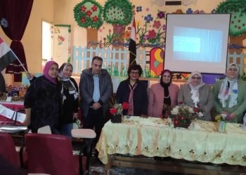 توجيه عموم الدراسات الاجتماعية بتعليم الجيزة والتوعية بخطورة حروب الجيل الخامس