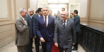 وزير القوى العاملة تفقد لجنتي “الأوقاف”و”الشهر العقاري”ويؤكد أهمية “الشريك النقابي” في “ثلاثية الإنتاج”