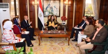 وزيرة الهجرة تستقبل مستثمرا مصريا بارزا بالولايات المتحدة الأمريكية لبحث الاستثمار في مصر وتوفير فرص عمل للشباب