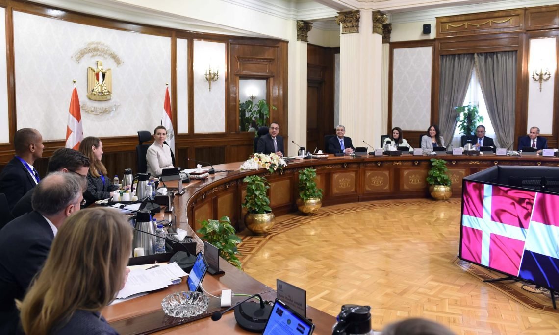 مدبولي: توسيع نطاق العمل بمشروعات الطاقة المتجددة .. والهيدروجين الأخضر على قمة الأولويات ويمكن تعزيز التعاون في هذا المجال