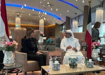 وزيرة الثقافة تلتقي نظيرها الكويتي لبحث مزيد من التعاون بين الجانبين
