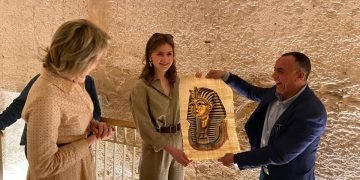 ملكة بلجيكا في زيارة لعدد من المعالم الأثرية بمحافظة الأقصر