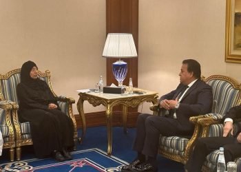 وزير الصحة يلتقي نظيرته القطرية لتبادل الخبرات الناجحة في مبادرات الصحة العامة وإدارة الأزمات والجوائح