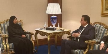 وزير الصحة يلتقي نظيرته القطرية لتبادل الخبرات الناجحة في مبادرات الصحة العامة وإدارة الأزمات والجوائح