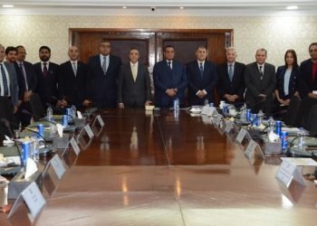 وزير التنمية المحلية يبحث مع سفير الهند بالقاهرة مجالات التعاون المشترك بين الجانبين