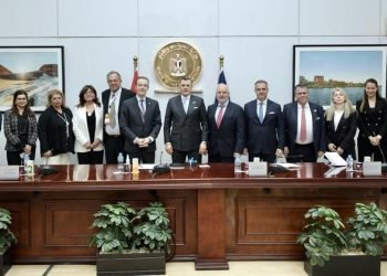 وزير السياحة والآثار يستقبل وفد اقتصادي من غرفة التجارة الأمريكية في اليونان