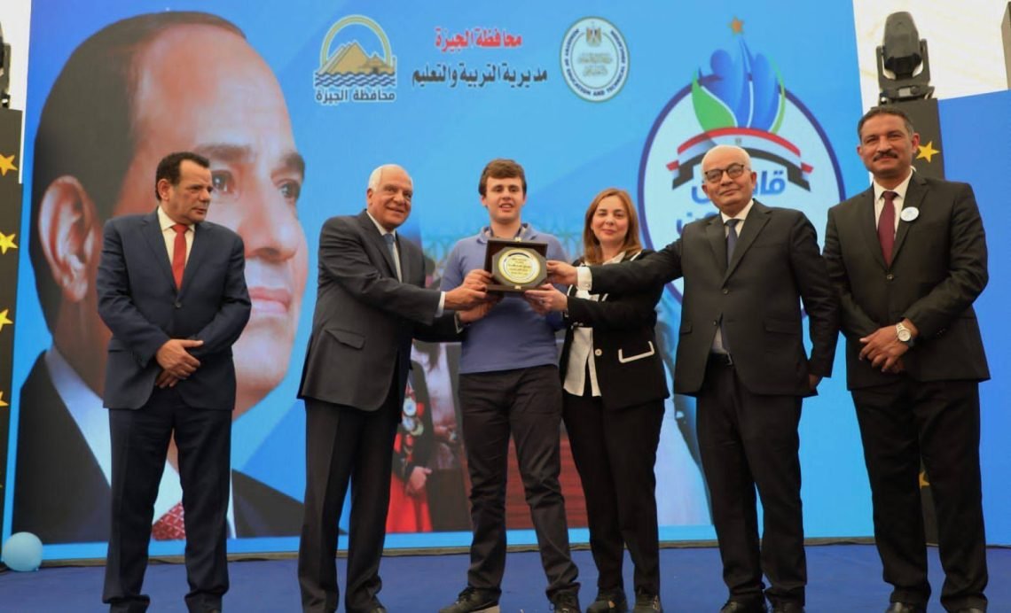 وزير التربية والتعليم ومحافظ الجيزة يشهدان احتفالية “قادرون مبدعون” بملاعب مدرسة السعيدية الثانوية العسكرية بالجيزة