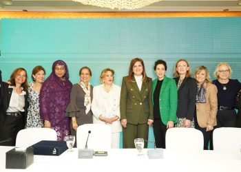 وزيرة التخطيط تشارك بحفل البنك التجاري الدولي وGLAM لتوزيع جائزة الاستدامة