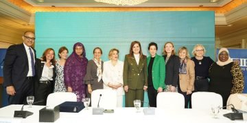 وزيرة التخطيط تشارك بحفل البنك التجاري الدولي وGLAM لتوزيع جائزة الاستدامة