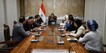 وزير الشباب والرياضة يتابع استعدادات الوزارة لاحتفالات عيد تحرير سيناء