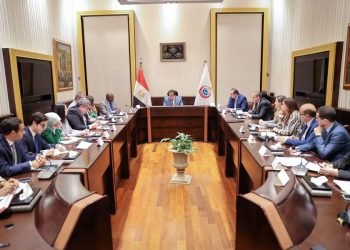 وزير الصحة يستقبل المدير الإقليمي لمؤسسة التمويل الدولية لشمال إفريقيا لتعزيز التعاون بالقطاع الصحي