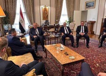 وزير الخارجية يستقبل وزير الدولة البريطاني للشرق الأوسط وشمال إفريقيا