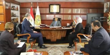 وزير القوى العاملة يلتقي سفير بيلاروسيا في القاهرة