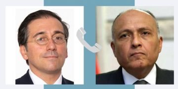 وزير الخارجية يتلقى اتصالاً هاتفياً من نظيره الإسباني