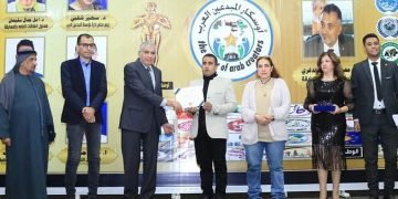 ” ثوب التجنيس الضيق ورداء الإبداع الواسع