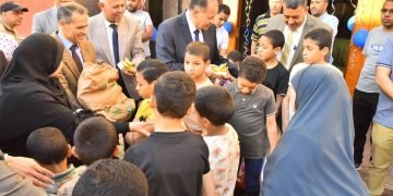 محافظ اسيوط يشكر الاحزاب ويشاركهم فرحة الجماهير بعيد الفطر المبارك