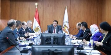 وزير الصحة: إنشاء مركز لدعم الباحثين ومكتبة رقمية لمراجعة الأبحاث بهيئة المعاهد التعليمية