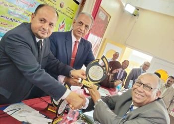 ” الأزهر الشريف ” بين أمير الشعراء وشاعر الحب والجمال