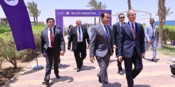 طلعت: إنشاء 7 مدارس  WE للتكنولوجيا التطبيقية