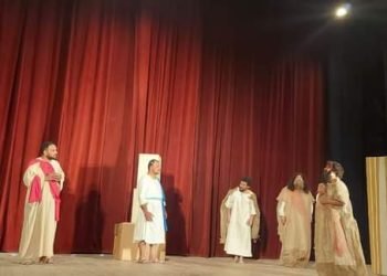 سين” و” أهل الكهف”  عروض نوادي المسرح بقنا