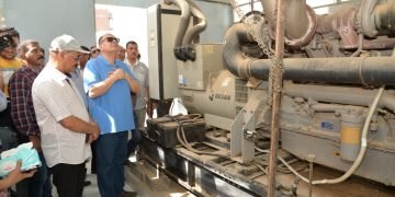 محافظ أسيوط يتفقد محطة رفع صرف صحي نزلة الملك بساحل سليم