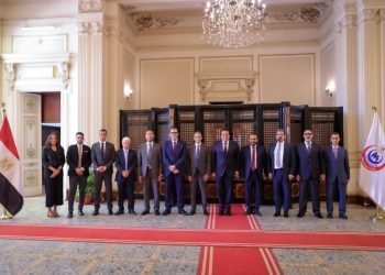 وزير الصحة يبحث التعاون مع شركة «سانوفي» في مجال اكتشاف وعلاج الأمراض الوراثية والنادرة