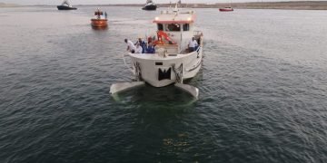 الفريق أسامة ربيع: “نجاح انتشال القاطرة الغارقة” فهد”