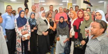 محافظ أسيوط يتابع تشغيل مجمع خدمات المواطنين بقرية بني مر بمركز الفتح ضمن مشروعات المبادرة الرئاسية حياة كريمة