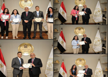وزير التربية والتعليم يكرم الطلاب الأوائل بمدارس النيل المصرية الدولية للمرحلة الثانوية