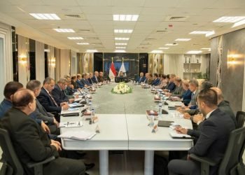 “وزير الدولة للإنتاج الحربي” يوجّه بتطبيق مباديء الحوكمة بكافة القطاعات