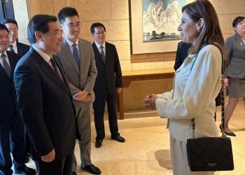 وزيرة الثقافة تلتقي نظيرها الصيني لمناقشة التعاون المُشترك بمجالات الصناعات الإبداعية