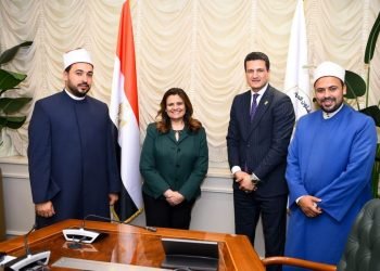 وزيرة الهجرة تستقبل وفدا من الأزهر الشريف لبحث التعاون في توعية المصريين بالخارج