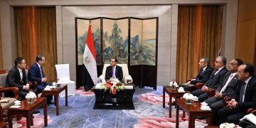 رئيس الوزراء يلتقي رئيس شركة “يونايتيد إنرجي”