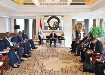 رئيس الوزراء يلتقي رئيس البنك الافريقي للتصدير والاستيراد “أفريكسيم بنك” والوفد المرافق له