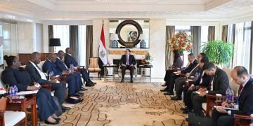 رئيس الوزراء يلتقي رئيس البنك الافريقي للتصدير والاستيراد “أفريكسيم بنك” والوفد المرافق له