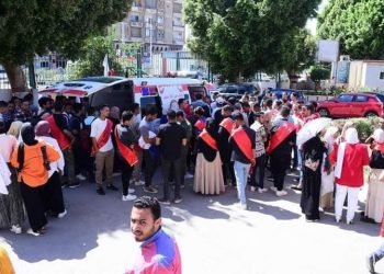 جامعة سوهاج تشهد أكبر حملة للتبرع بالدم دعماً للشعب الفلسطينى الشقيق والنعماني أول المتبرعين