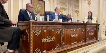 المقترحات و الشكاوى توافق على مقترح د. نسرين عمر بشأن تواجد حاضنات الأعمال داخل المدارس الفنية