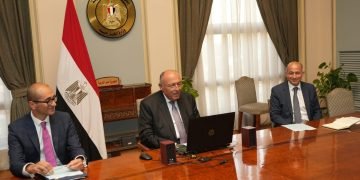 سامح شكري يترأس الاجتماع الأخير لمجموعة قادة الأعمال لمؤتمر COP27